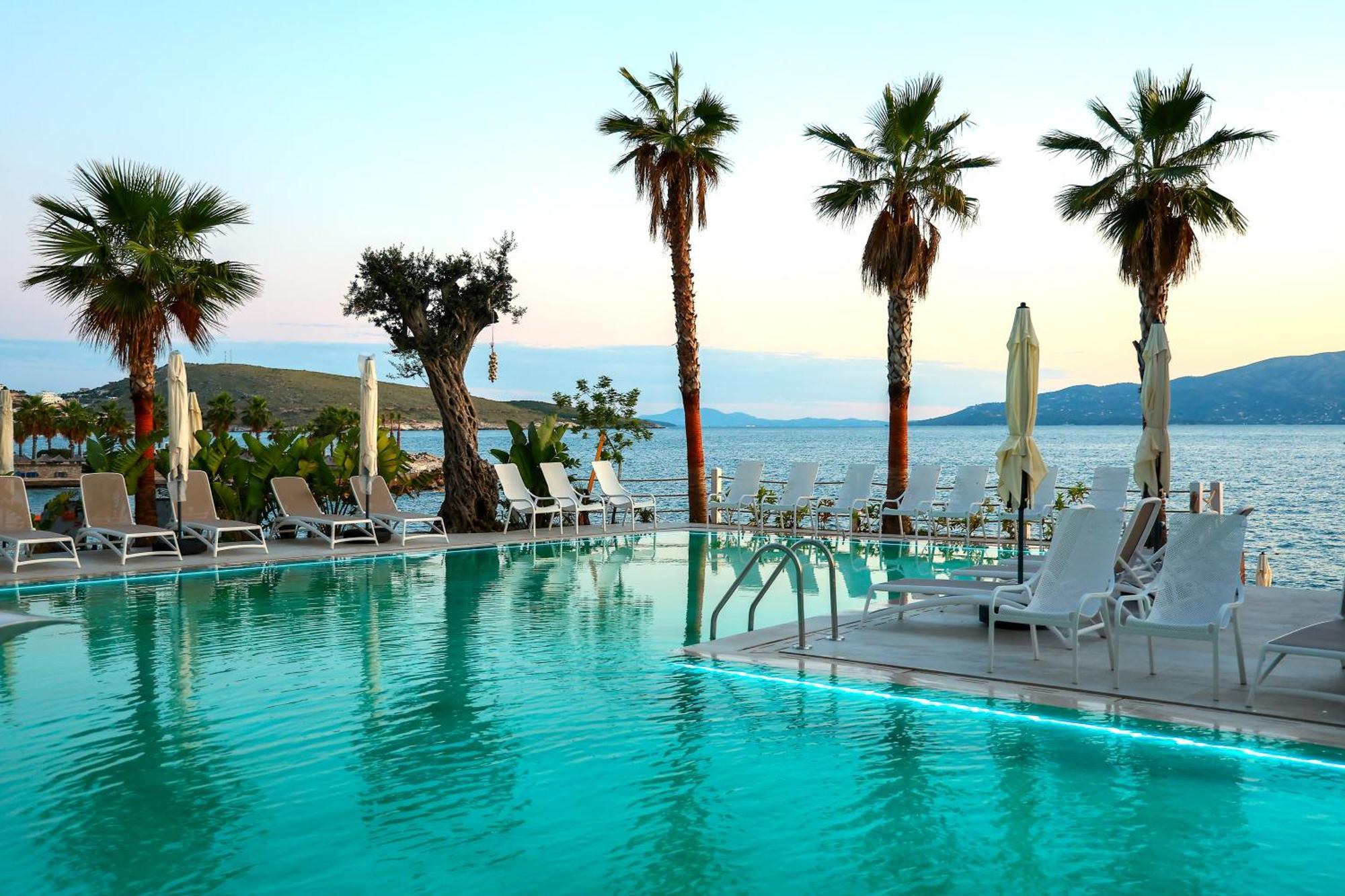 Joelle Premium Hotel Sarandë Exteriör bild