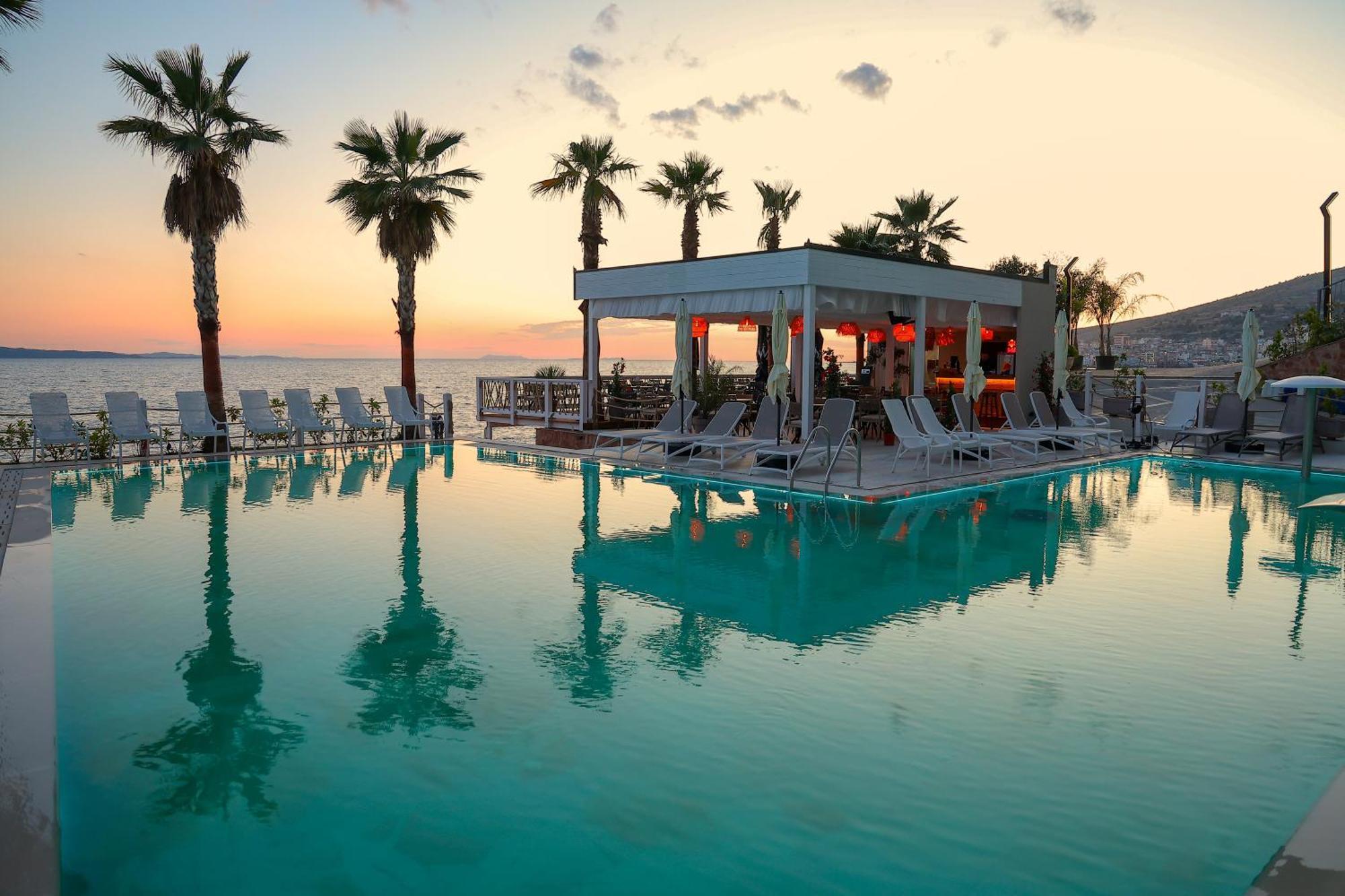 Joelle Premium Hotel Sarandë Exteriör bild