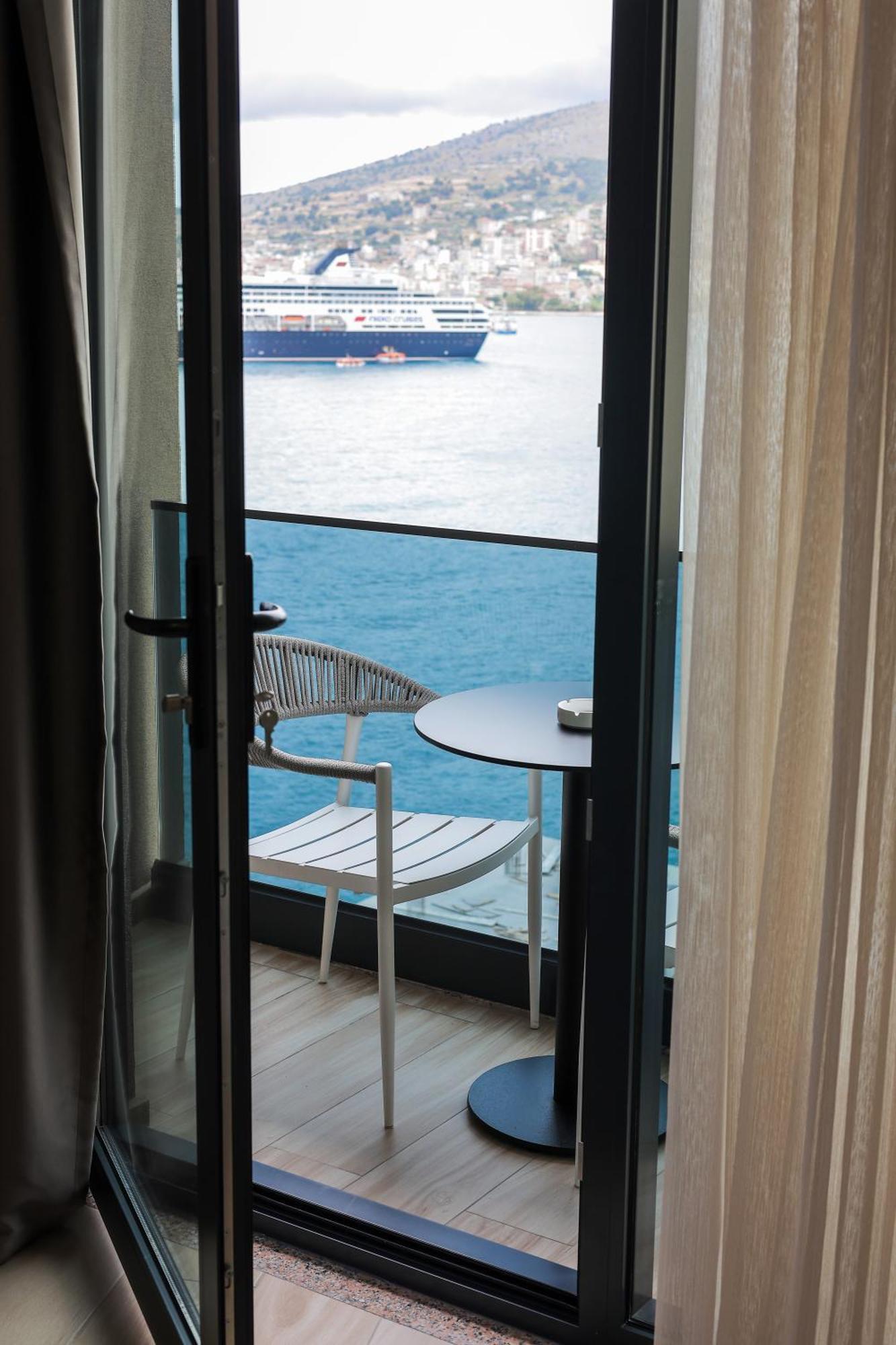Joelle Premium Hotel Sarandë Exteriör bild